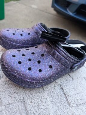 Girls Youth Purple Glitter Glow In The Dark Crocs Size 4
